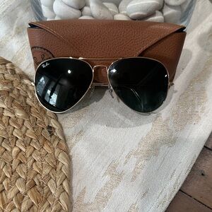 Ray-Ban Gold Aviator Frame Sunglasses with grey Lenses
